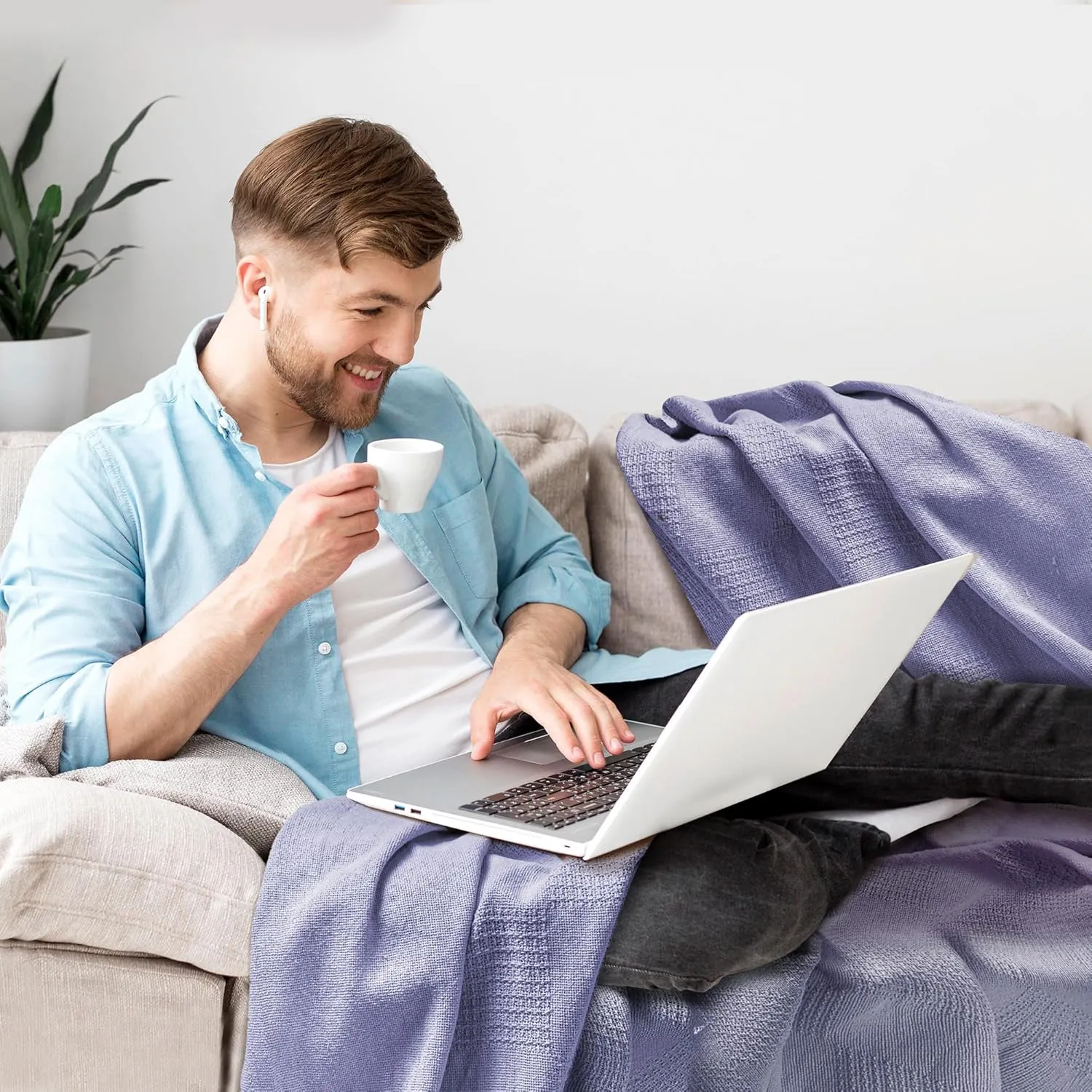 100% Cotton Blanket Twin Size 66x90 - Lightweight Breathable Waffle Weave Thermal Throw for Bed, Sofa & Couch - Soft Cozy, Durable Summer Bedding, All Season Comfort for Home, Travel & Camping SkyBlue