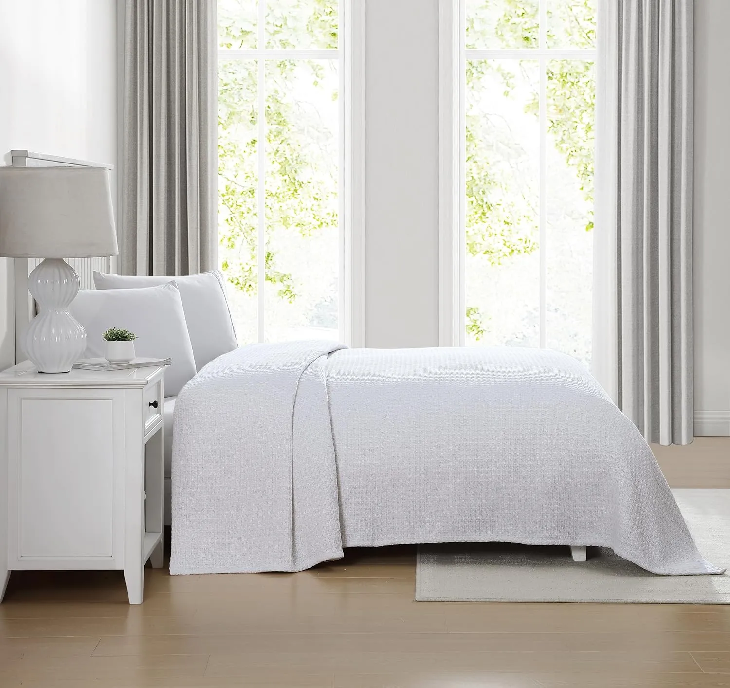 Beatrice Home Fashions Grand Hotel Lightweight All-Natural 100% Cotton Waffle Weave Blanket, Full/Queen, White