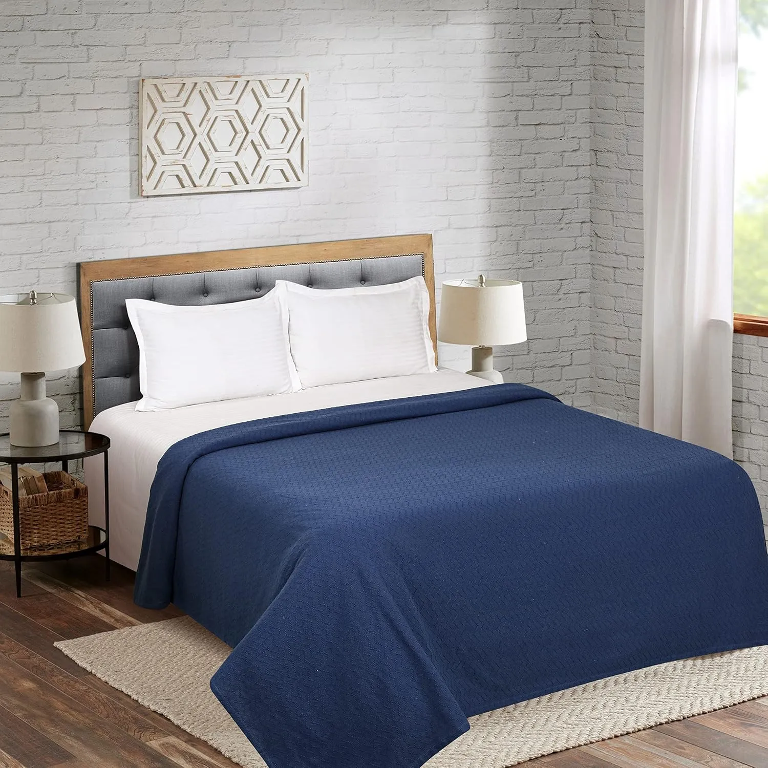 BELIZZI HOME 100% Cotton Bed Blanket, Breathable Thermal Blanket Twin Size, Soft Chevron 60''x90'', Perfect for Layering Any All Season, Navy Blue