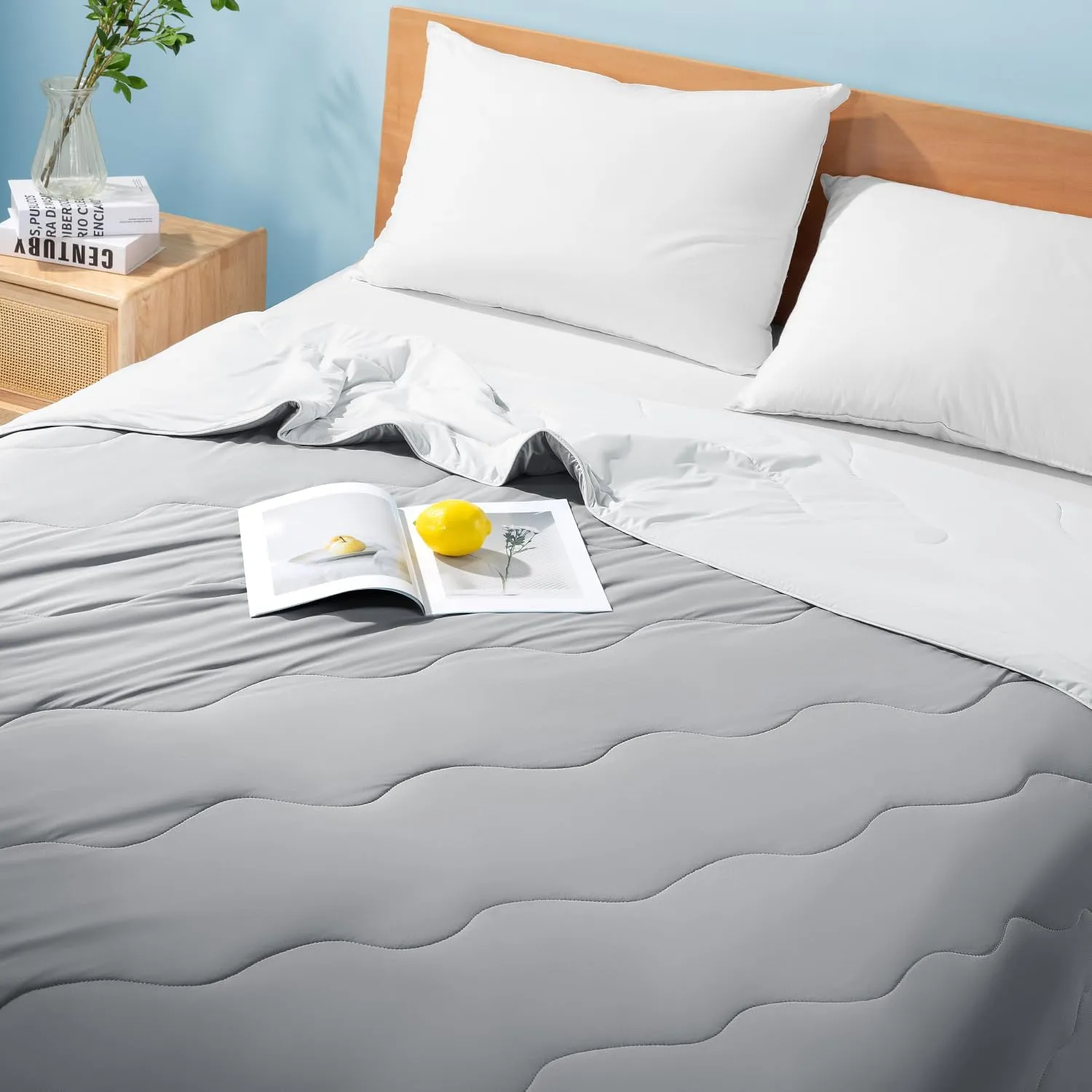Cooling Comforter, Cooling Blanket for Hot Sleepers and Night Sweats, Double-Sided Cool Breathable Soft Lightweight Blanket, All Season Bedding Comforter, (Mist Light Grey, Queen(90"x90"))