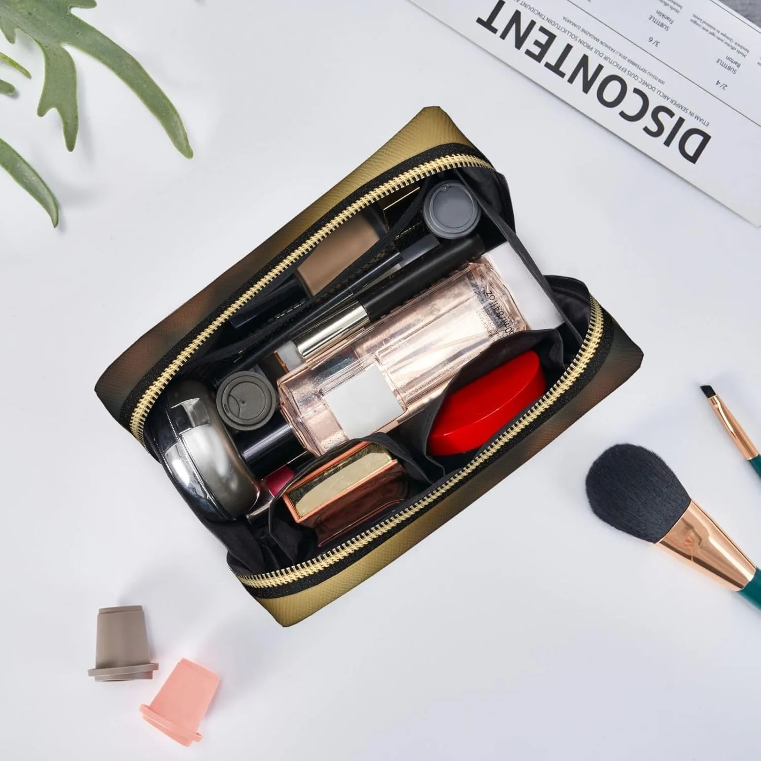 Cute Raccoon (1) Toiletry Pouch, Travel-Friendly Makeup Organizer For Makeup Brushes, Lipsticks
