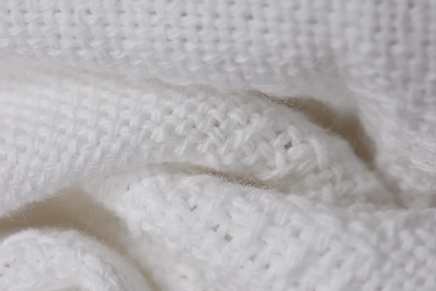Linteum Textile Hospital Thermal SNAGLESS Spread Blanket, 100% Cotton (74x100 in, White)