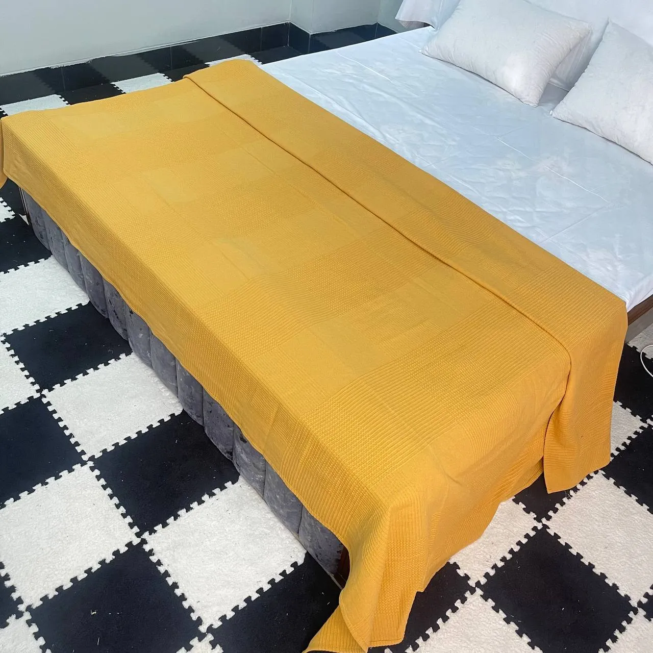 LIVINGTEX Thermal Blanket (Free Size)