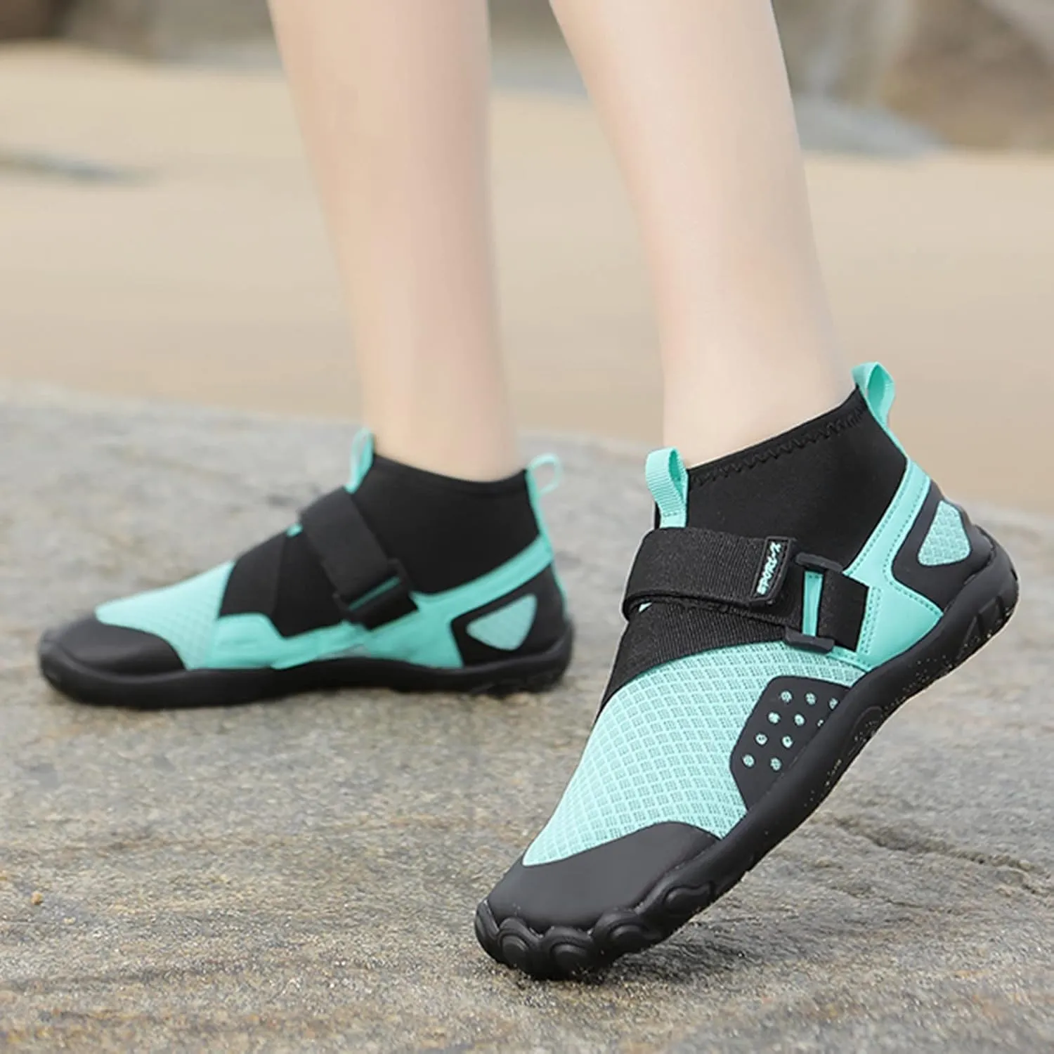 Men and Women Swimming Shoes Light Swimming Wading Diving Beach Women Yoga Skin Shoes Boots Men Sandals